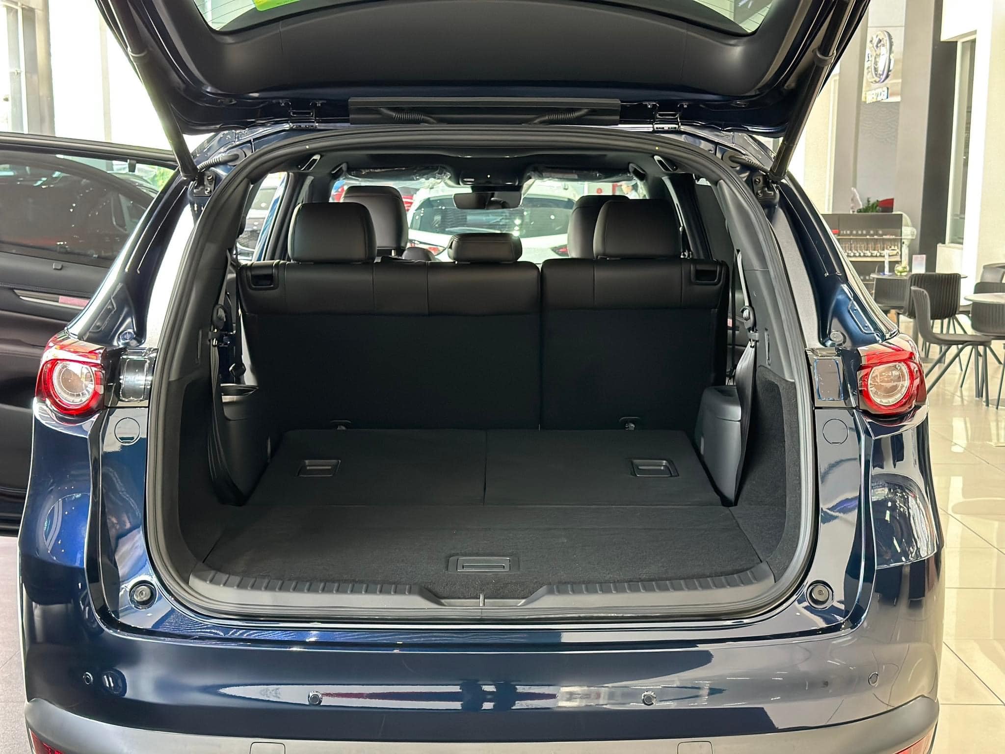 Thể tích khoang hành lý trên Mazda CX8
