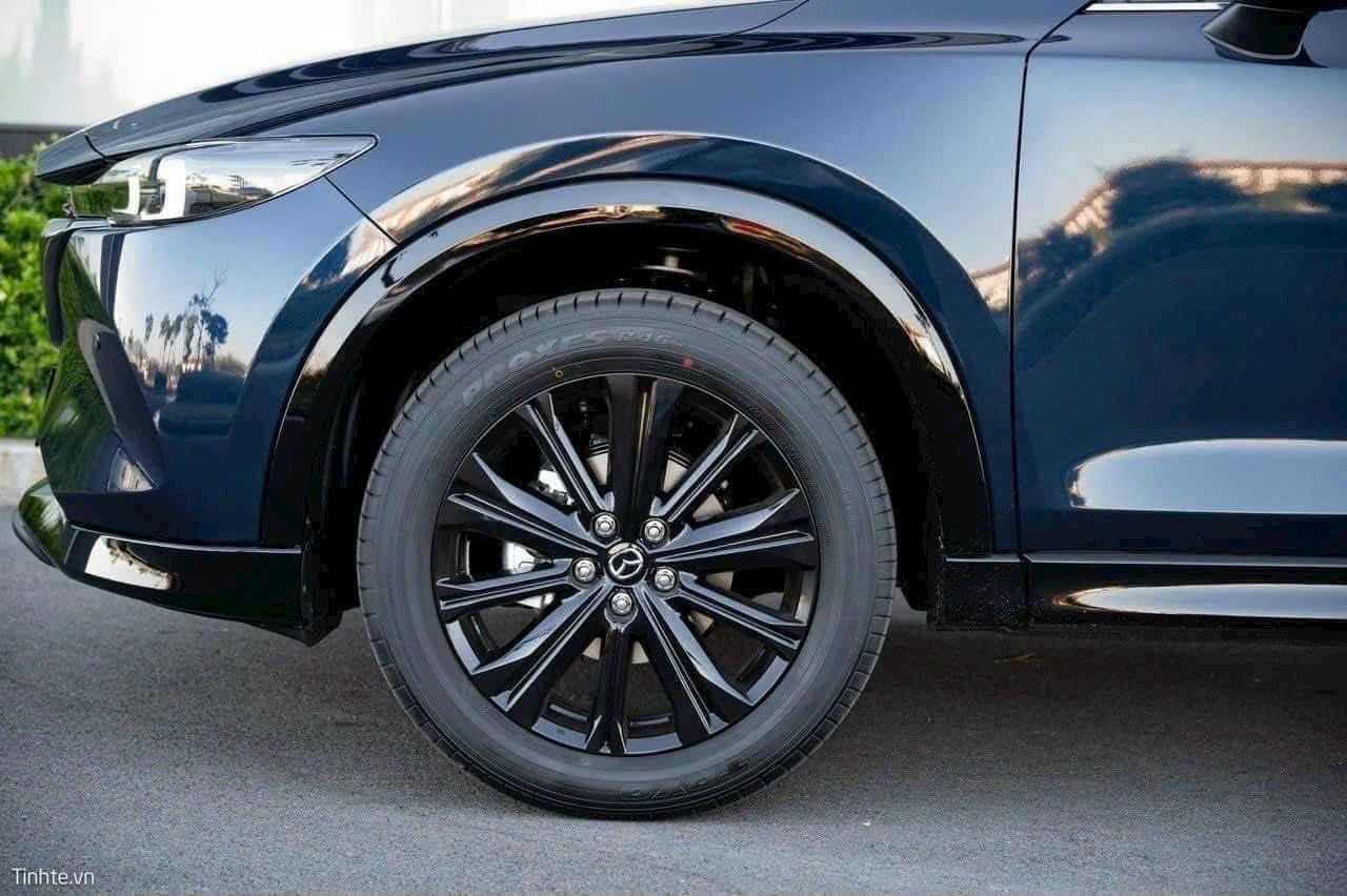 Lazang mầu đen làm nổi bật hơn của Mazda CX5 premium Sport